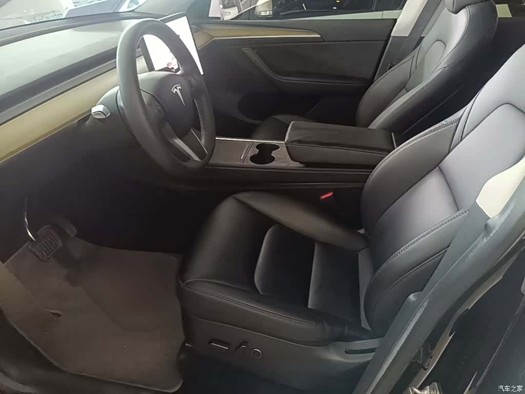 Tesla Model Y, 2023 15