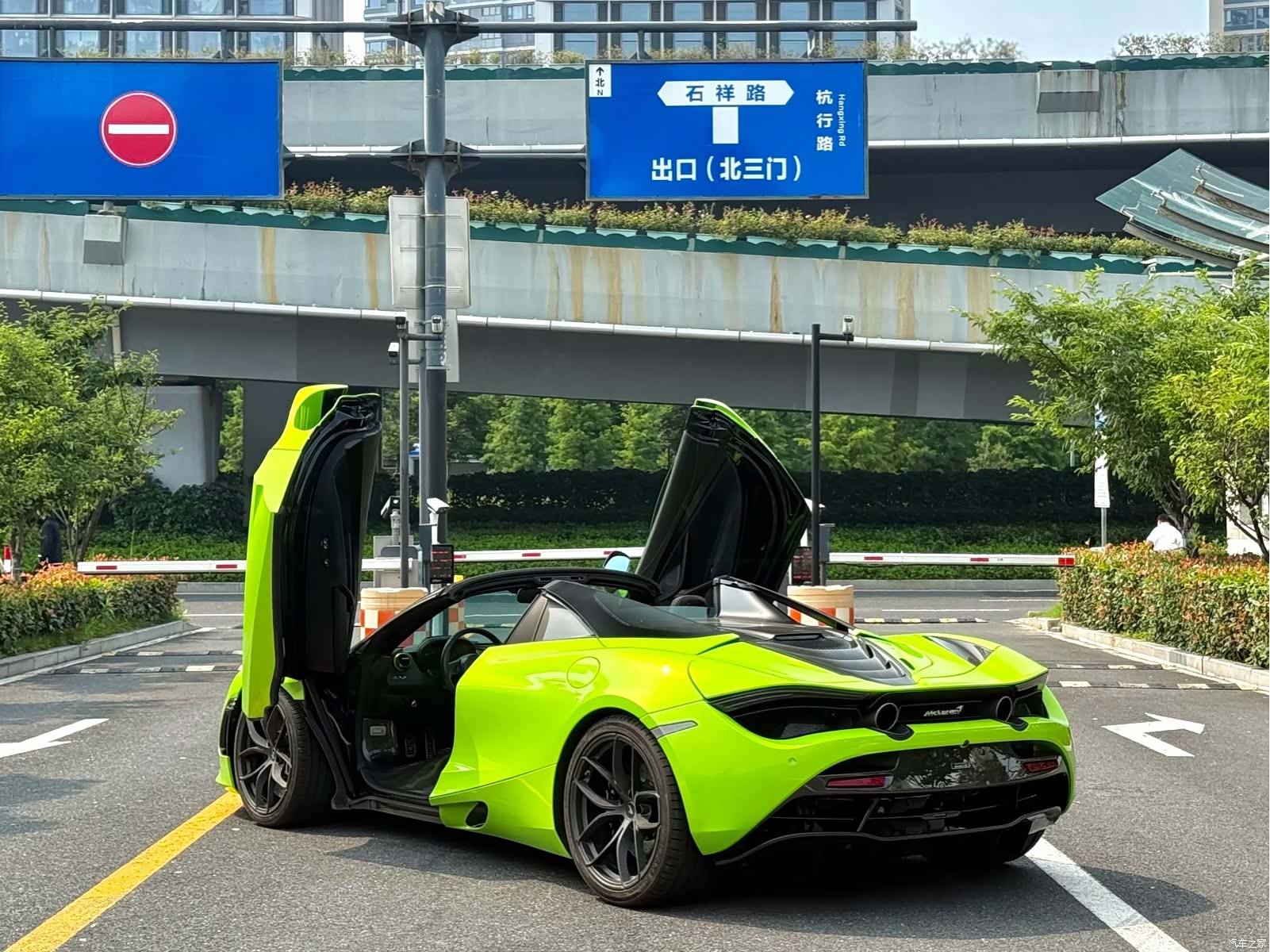 McLaren 720S, 2020 9