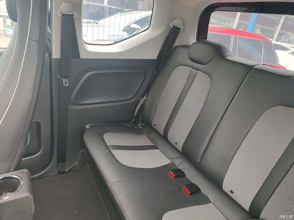 Wuling MINIEV, 2022 17