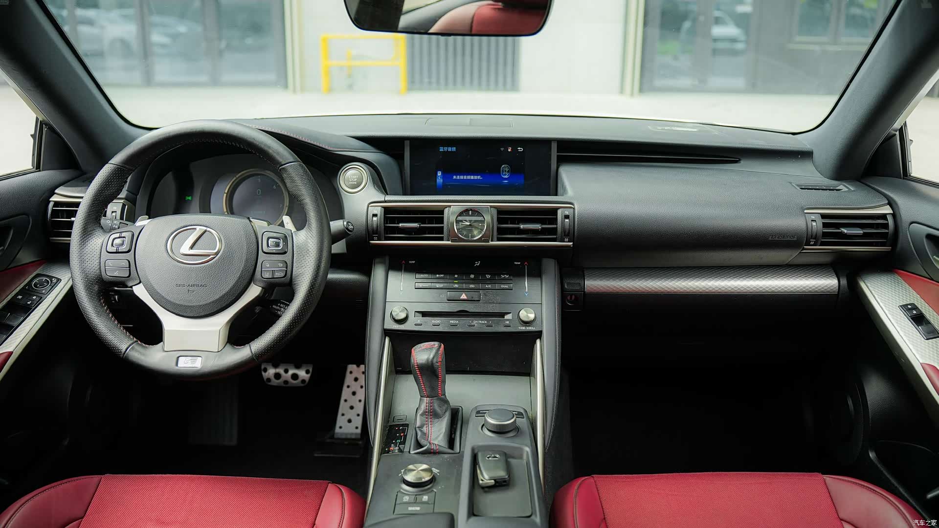 Lexus IS, 2018 18