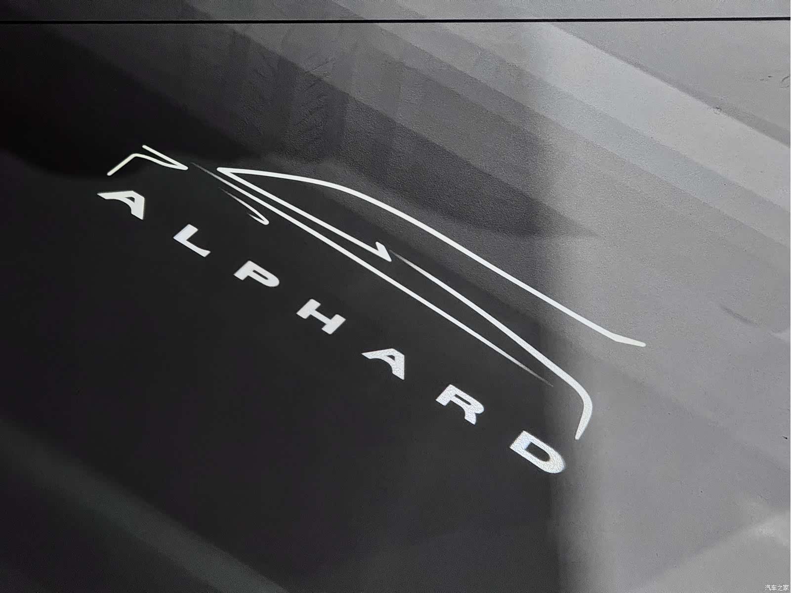 Toyota Alphard, 2024 24