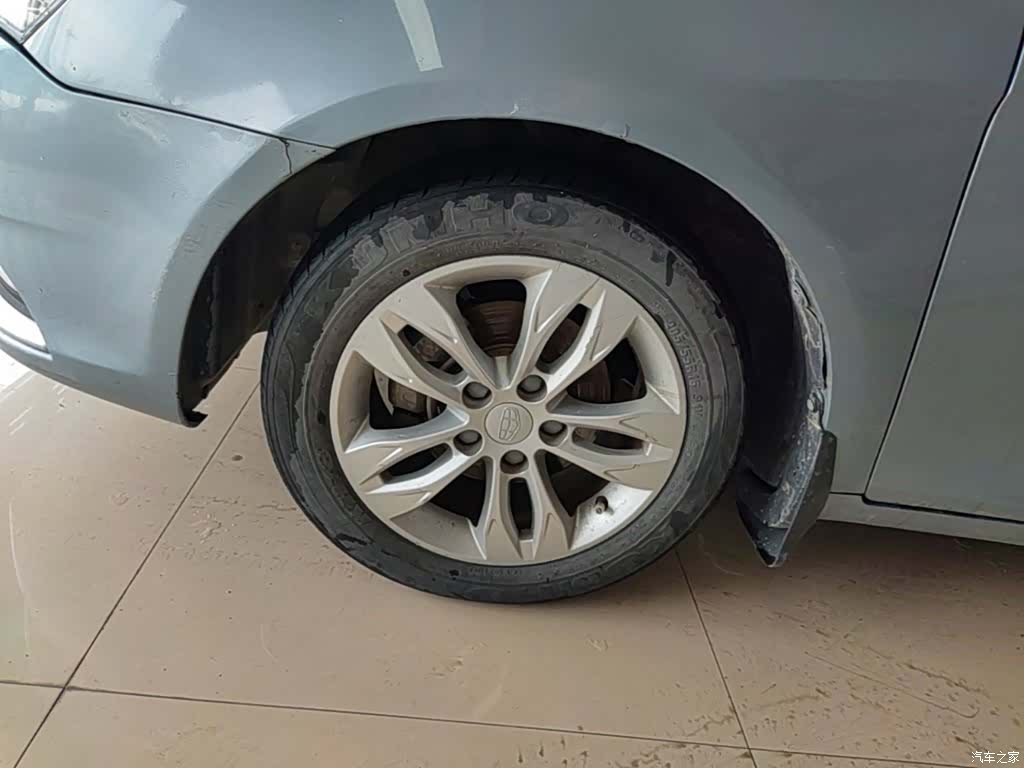 Geely Emgrand, 2015 23
