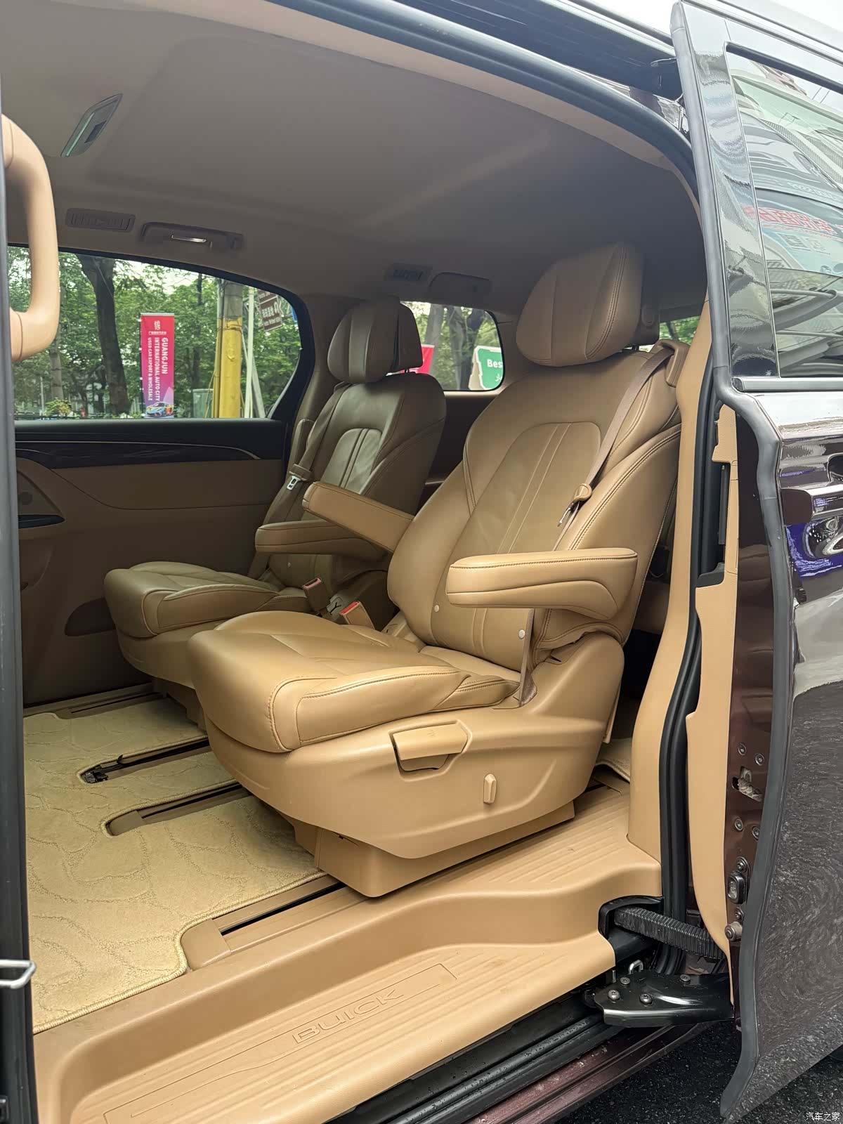 Buick GL8, 2018 13