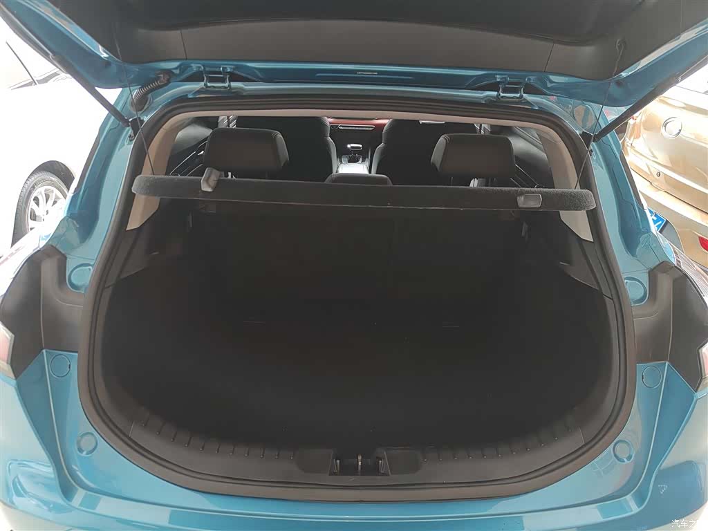 Geely Emgrand, 2022 18