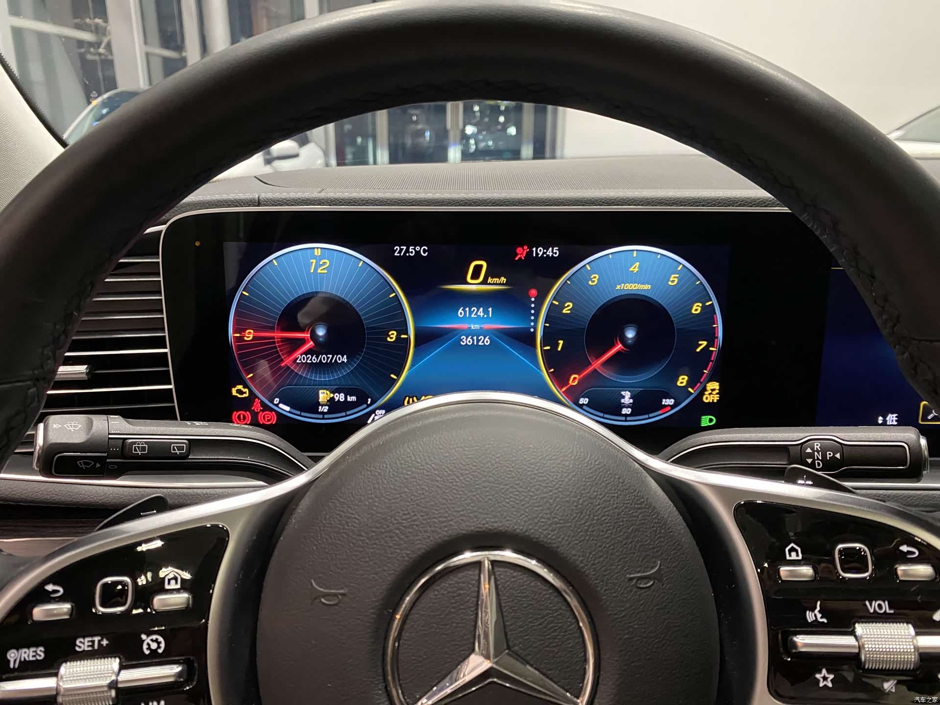 Mercedes-Benz GLE, 2023 все фото