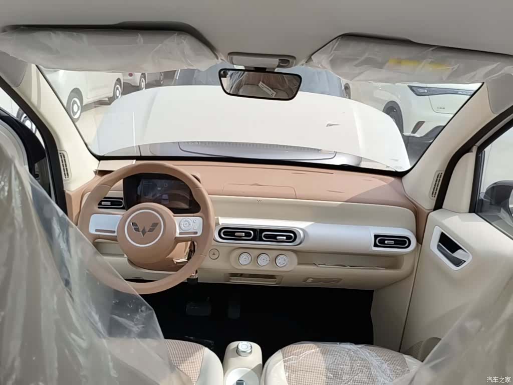 Wuling MINIEV, 2026 10