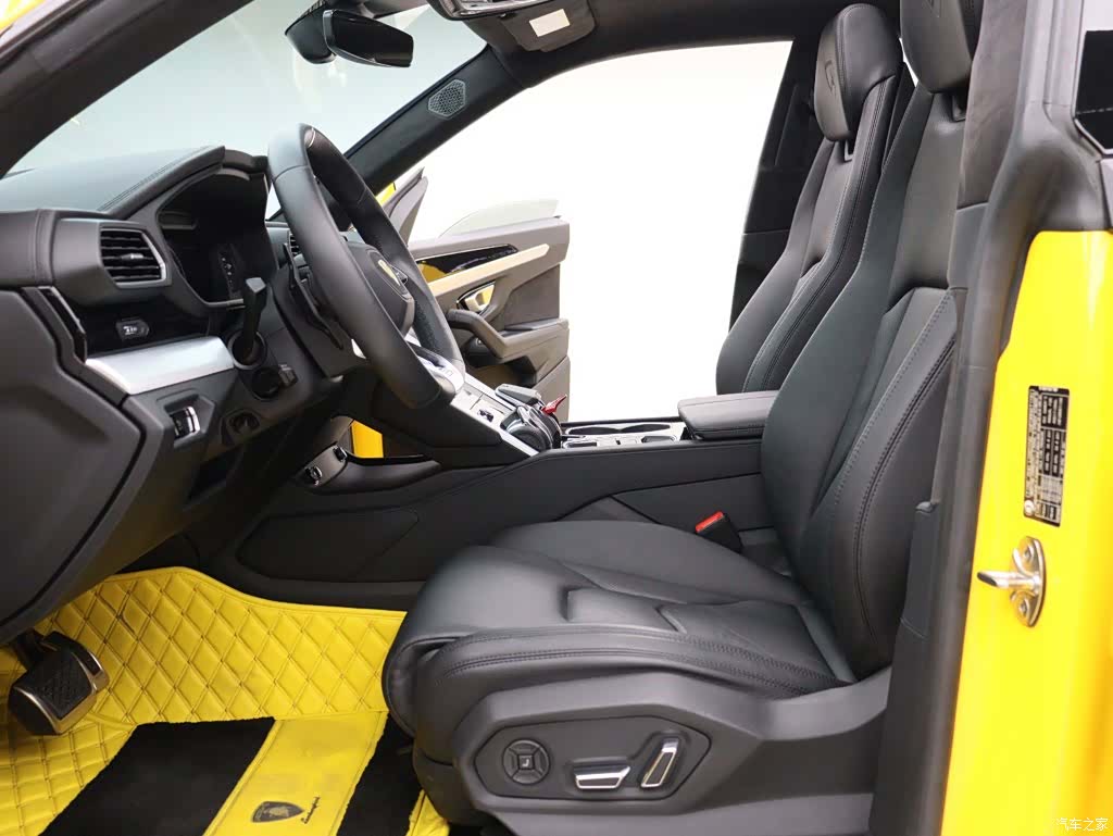Lamborghini Urus, 2021 2