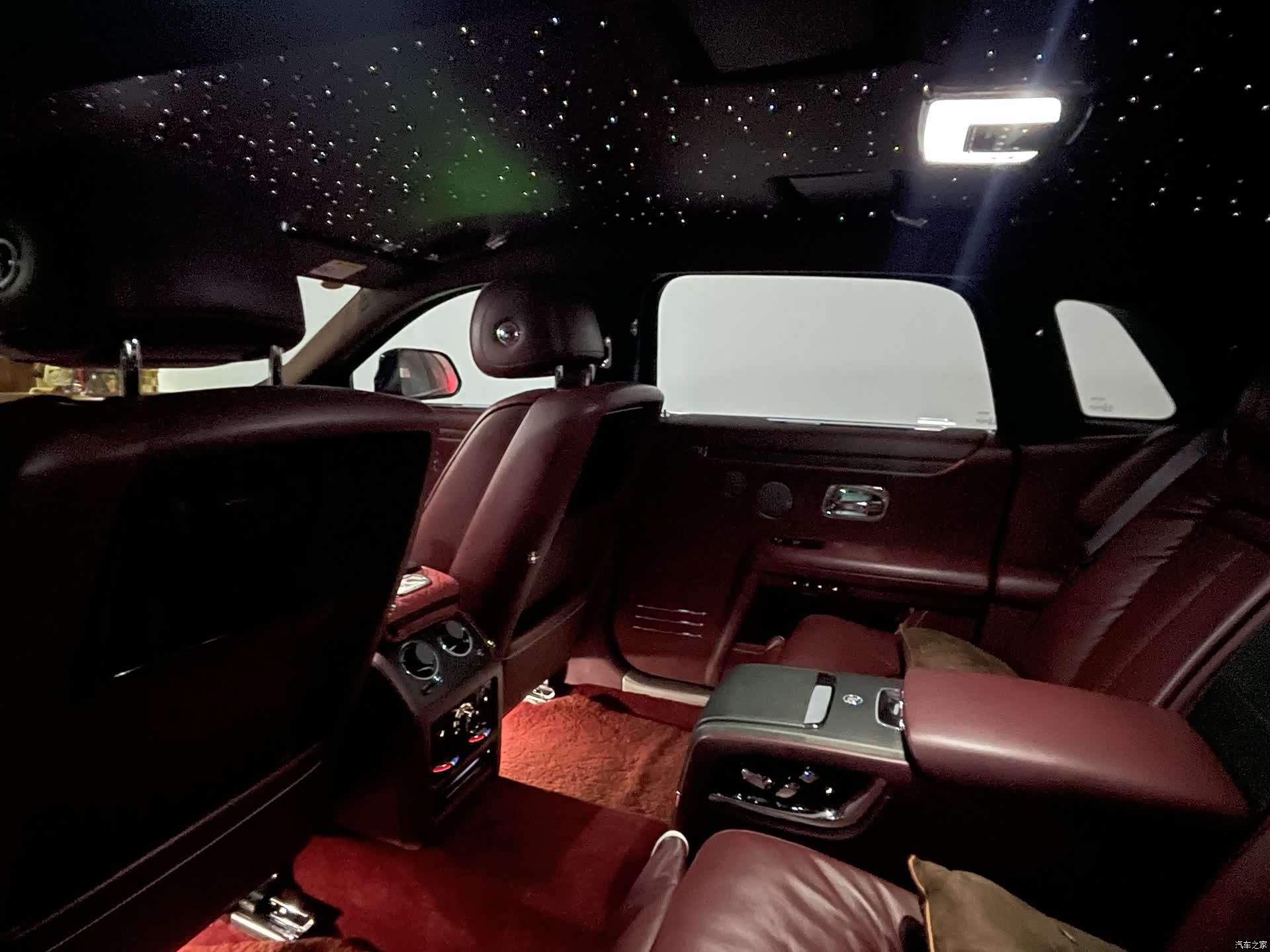 Rolls-Royce Ghost, 2021 12