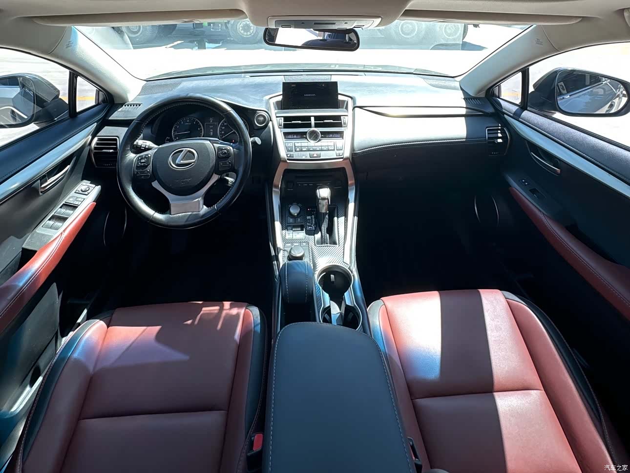 Lexus NX, 2015 10