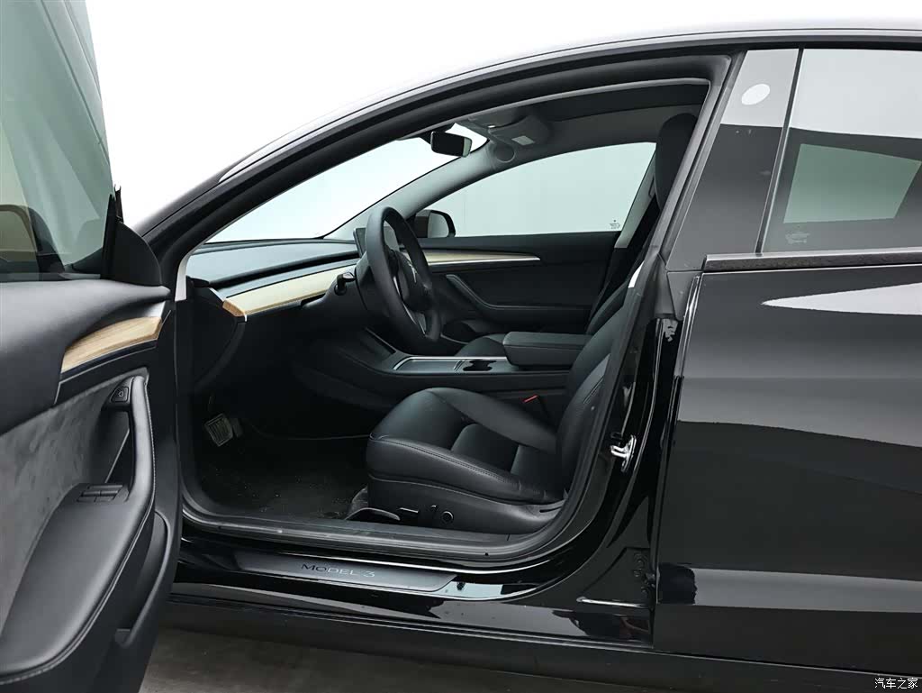 Tesla Model 3, 2023 14