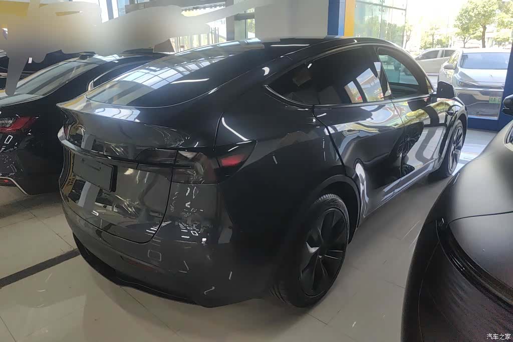 Tesla Model Y, 2024 3