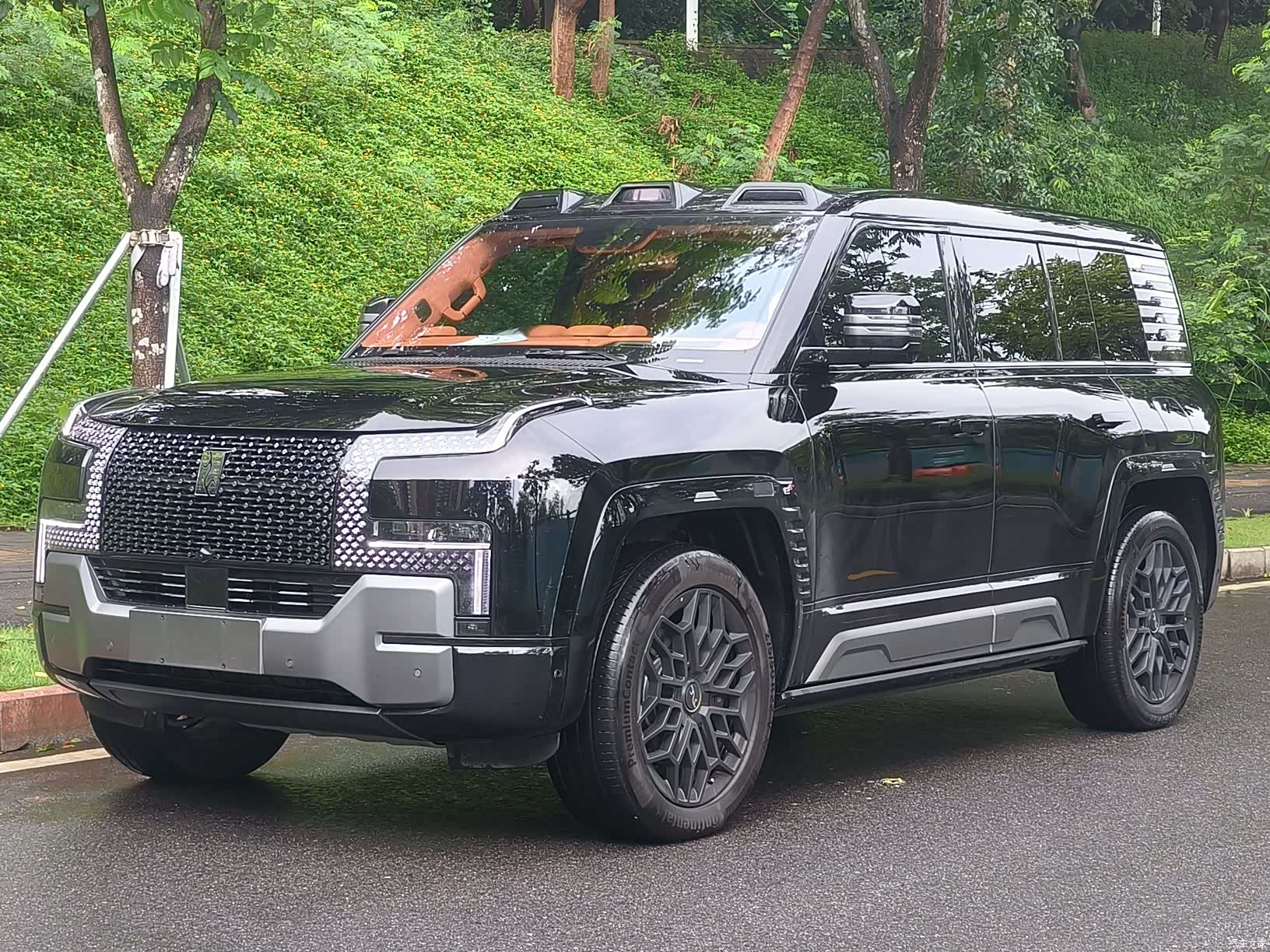Yangwang U8, 2023 1