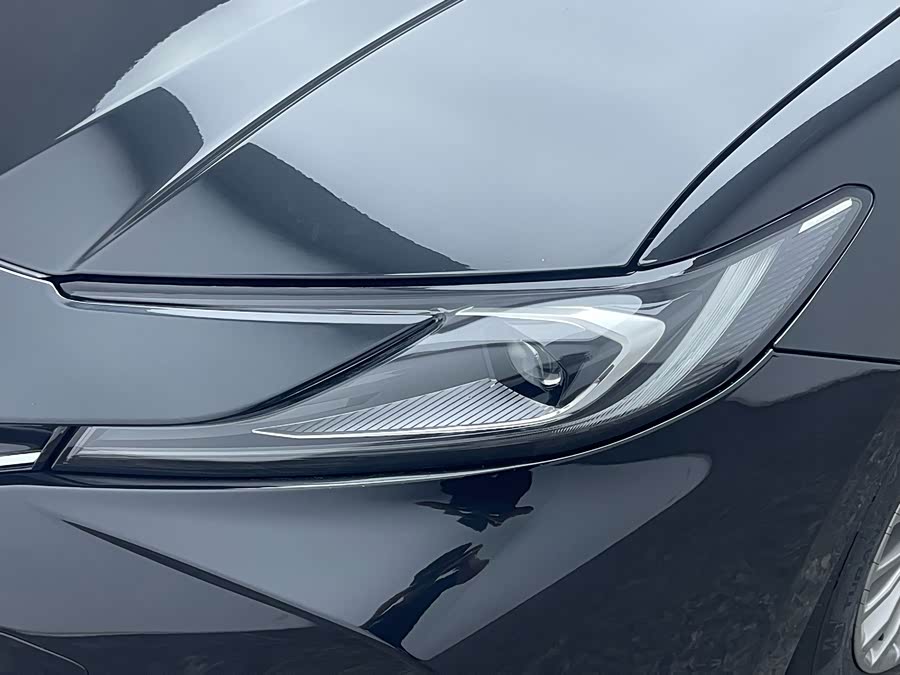 Toyota Camry 2024, фото 11