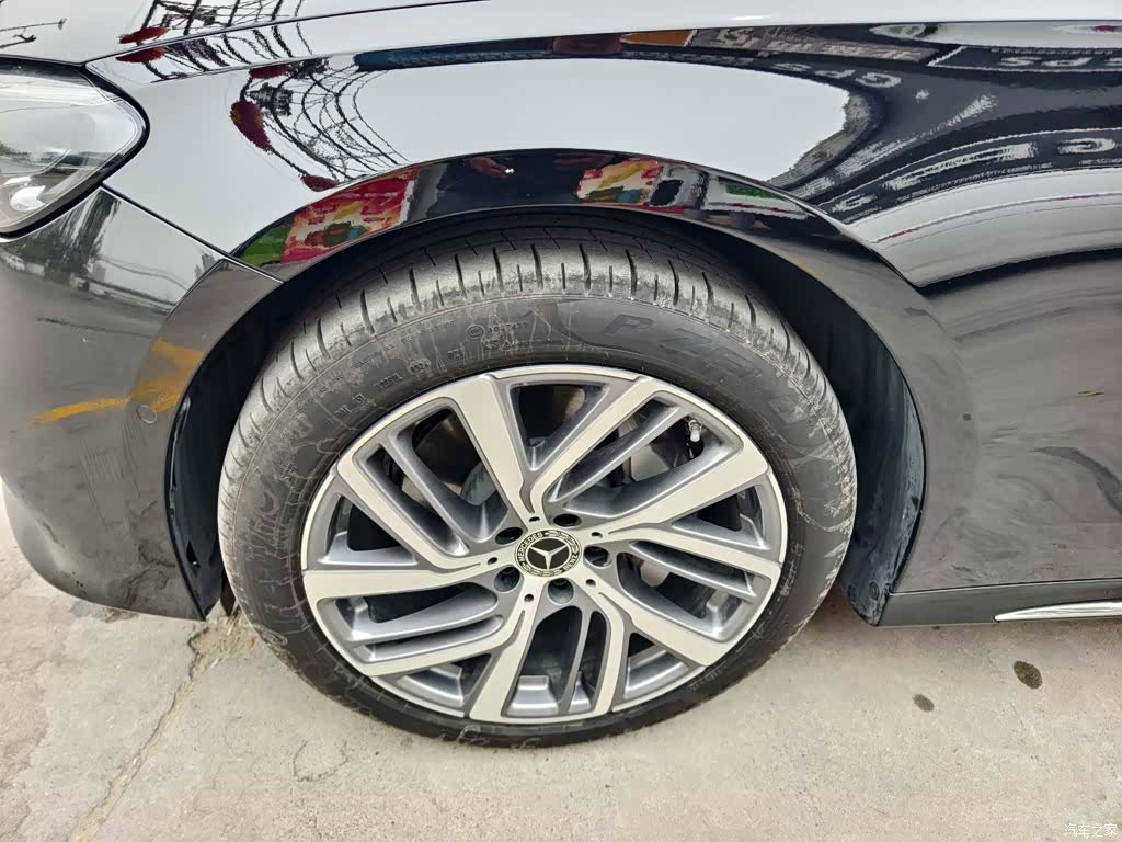 Mercedes-Benz E-Class, 2024 10