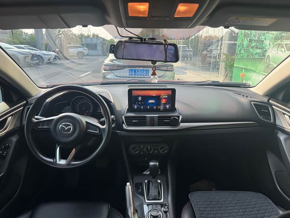 Mazda 3 Angkesaila