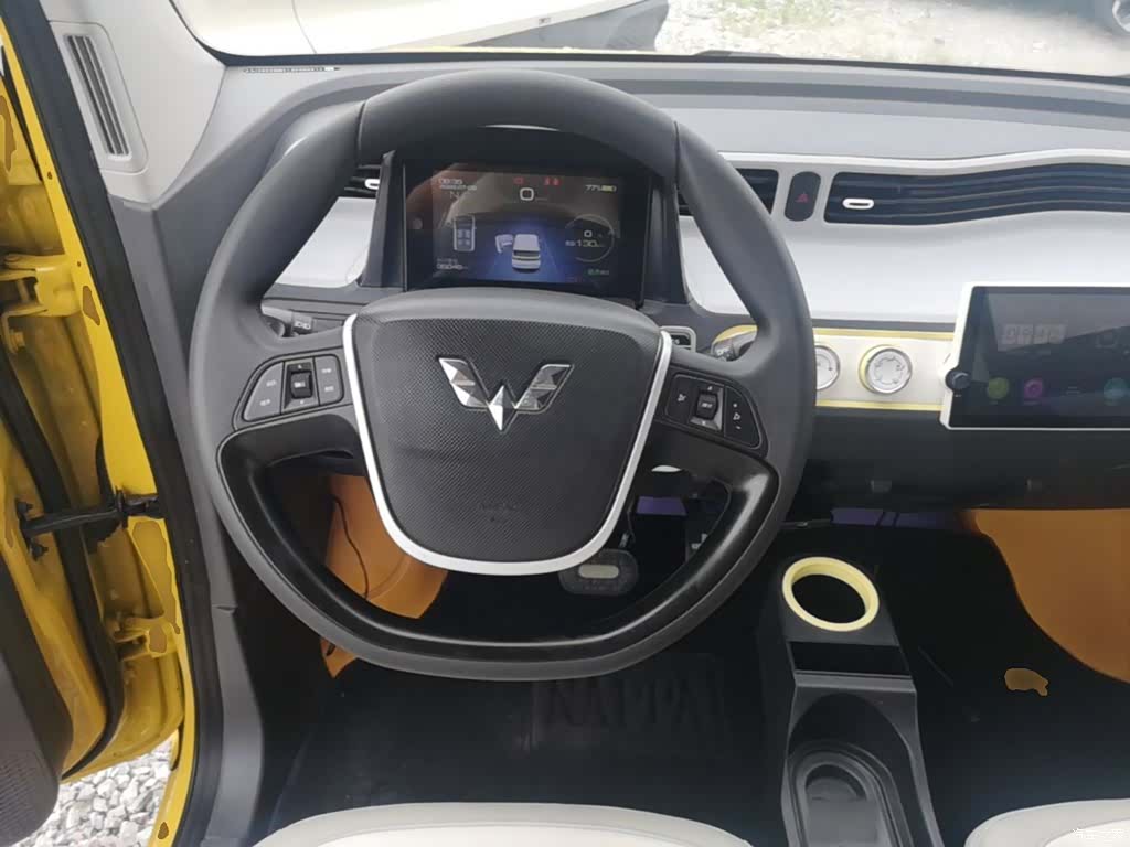Wuling MINIEV, 2021 11