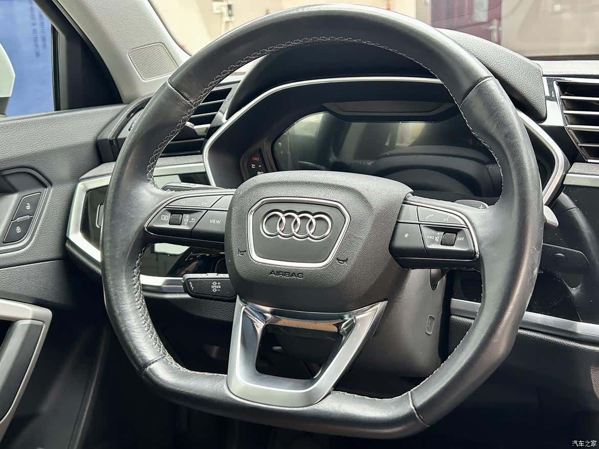 Audi Q3, 2023 13