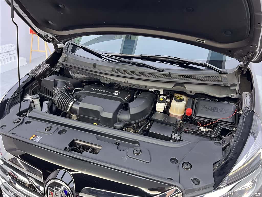 Buick GL8, 2025 12