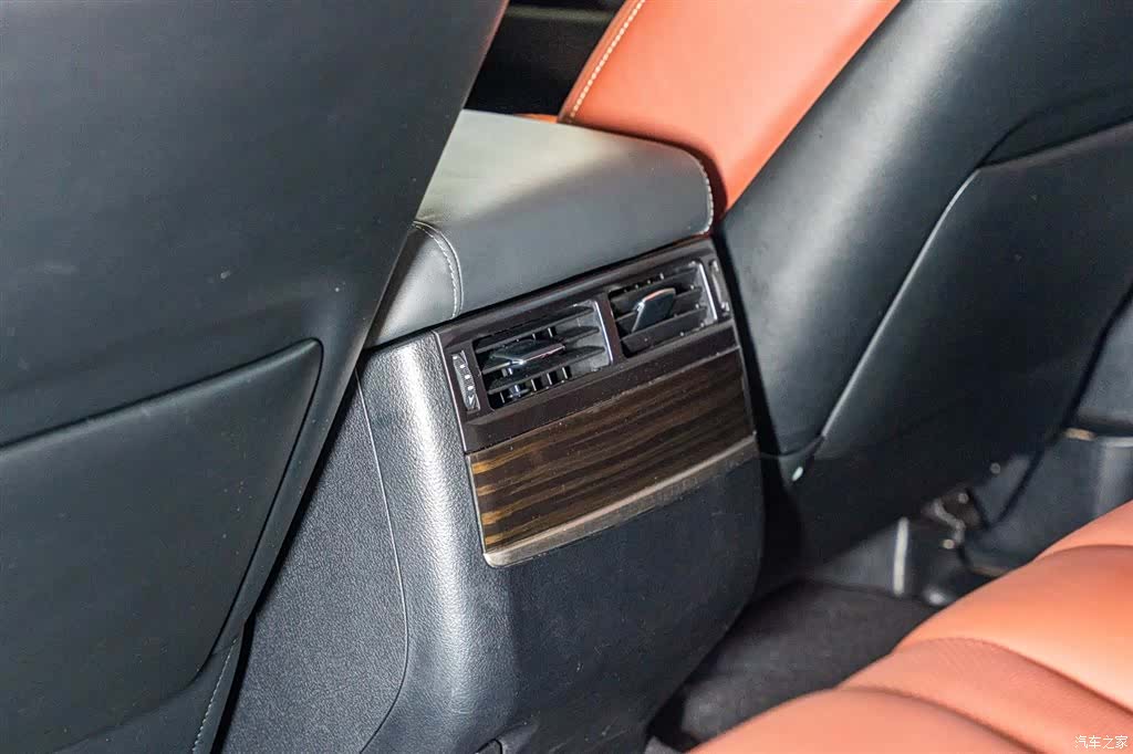 Lexus LX, 2022 13
