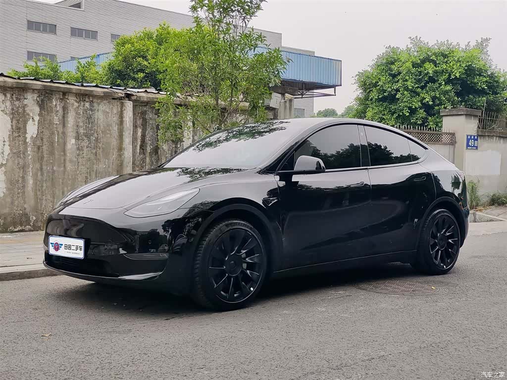 Tesla Model Y, 2022 1