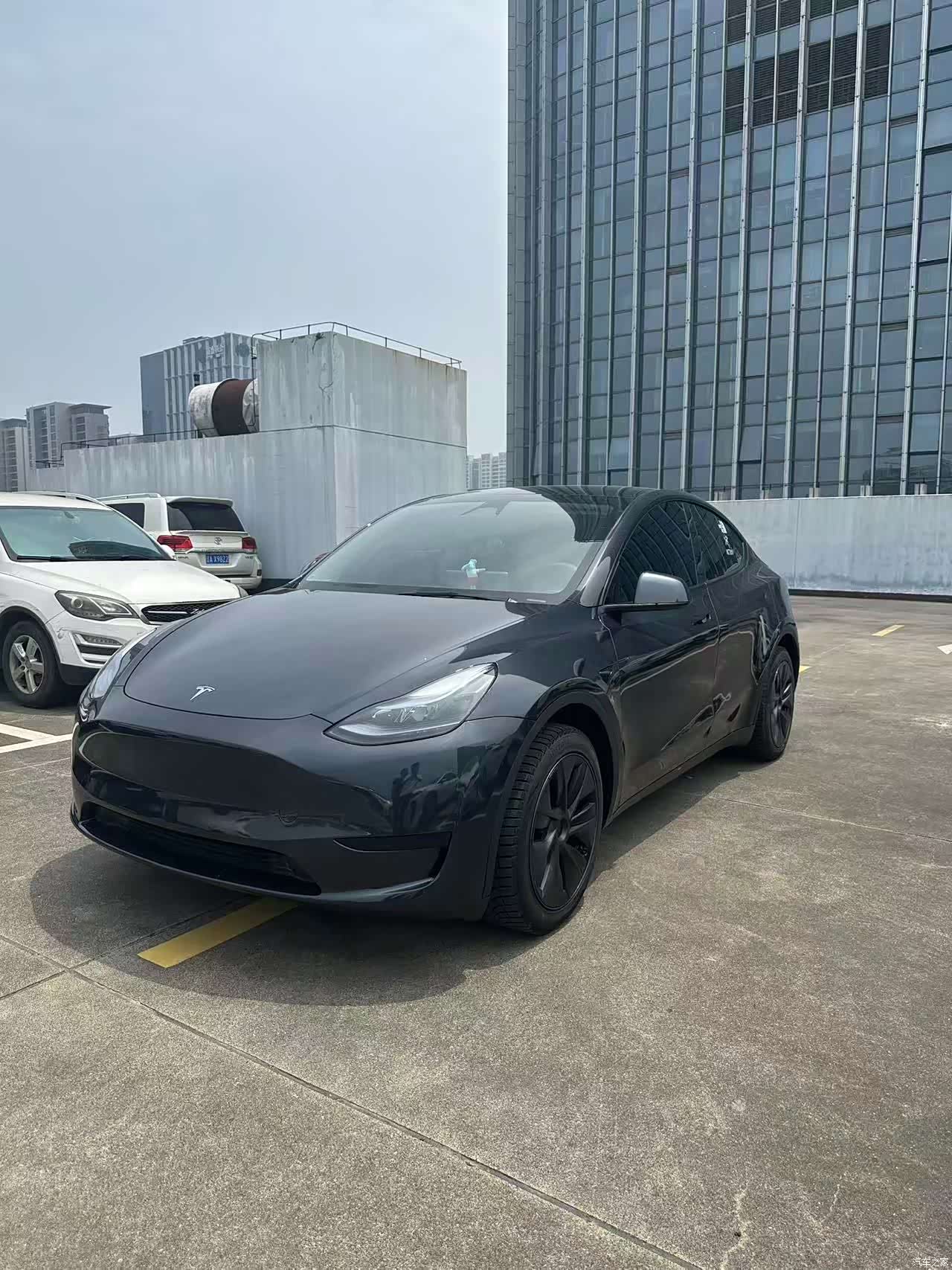 Tesla Model Y, 2025 2
