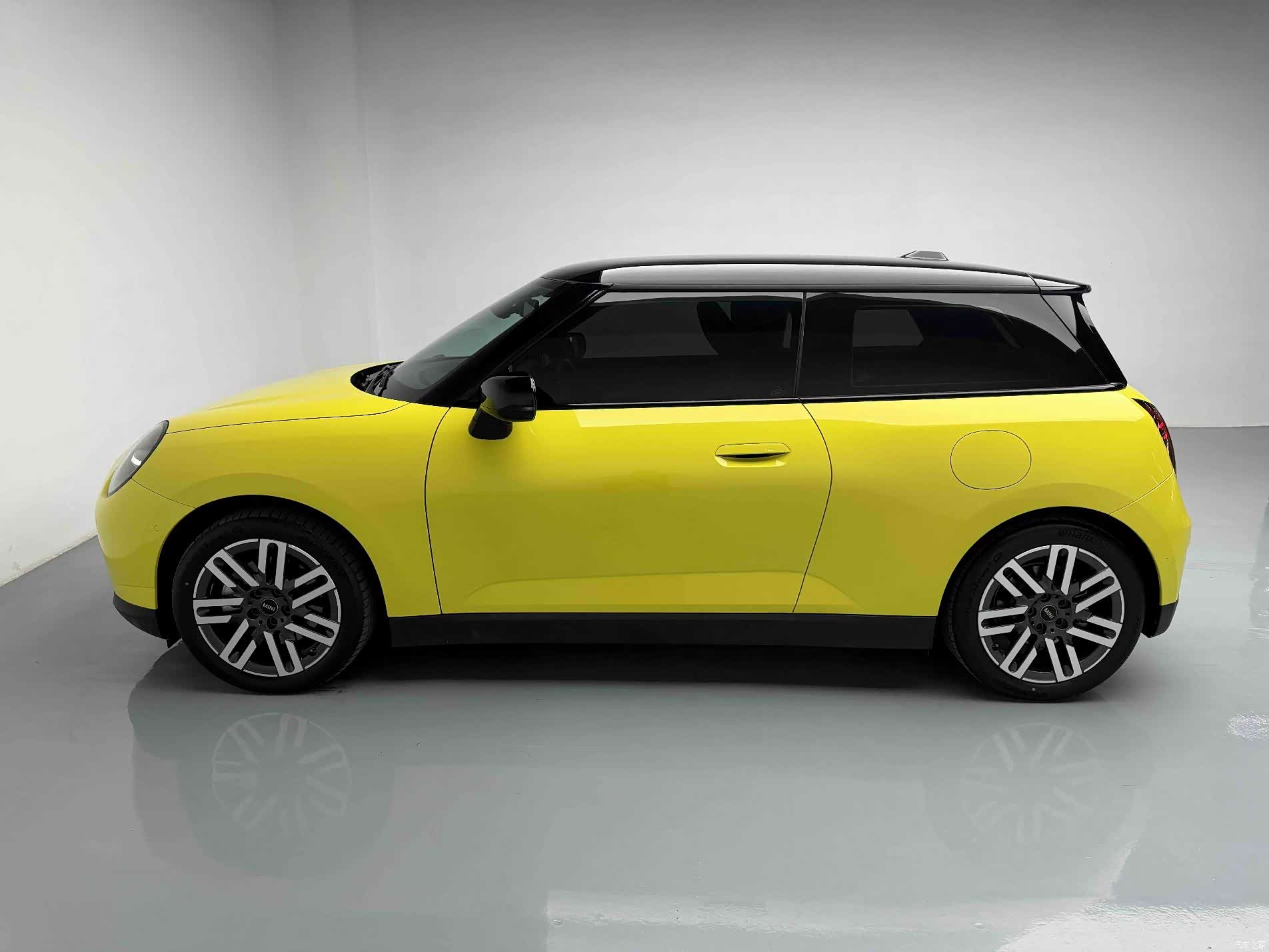Mini Cooper, 2024 4