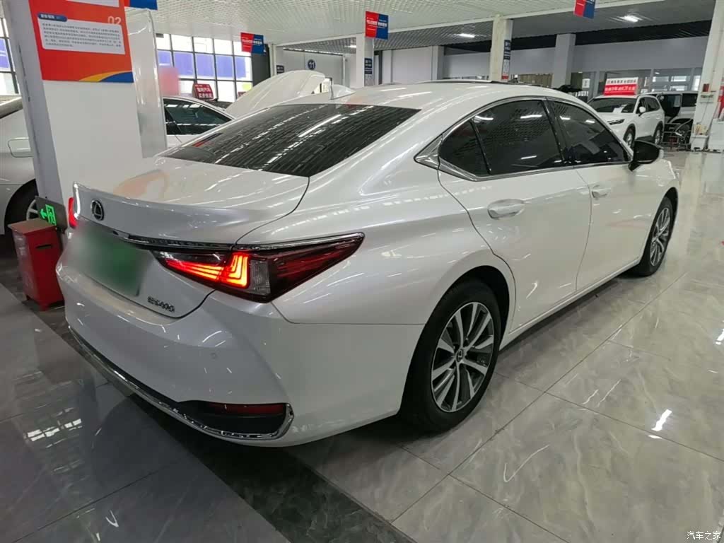 Lexus ES, 2021 7