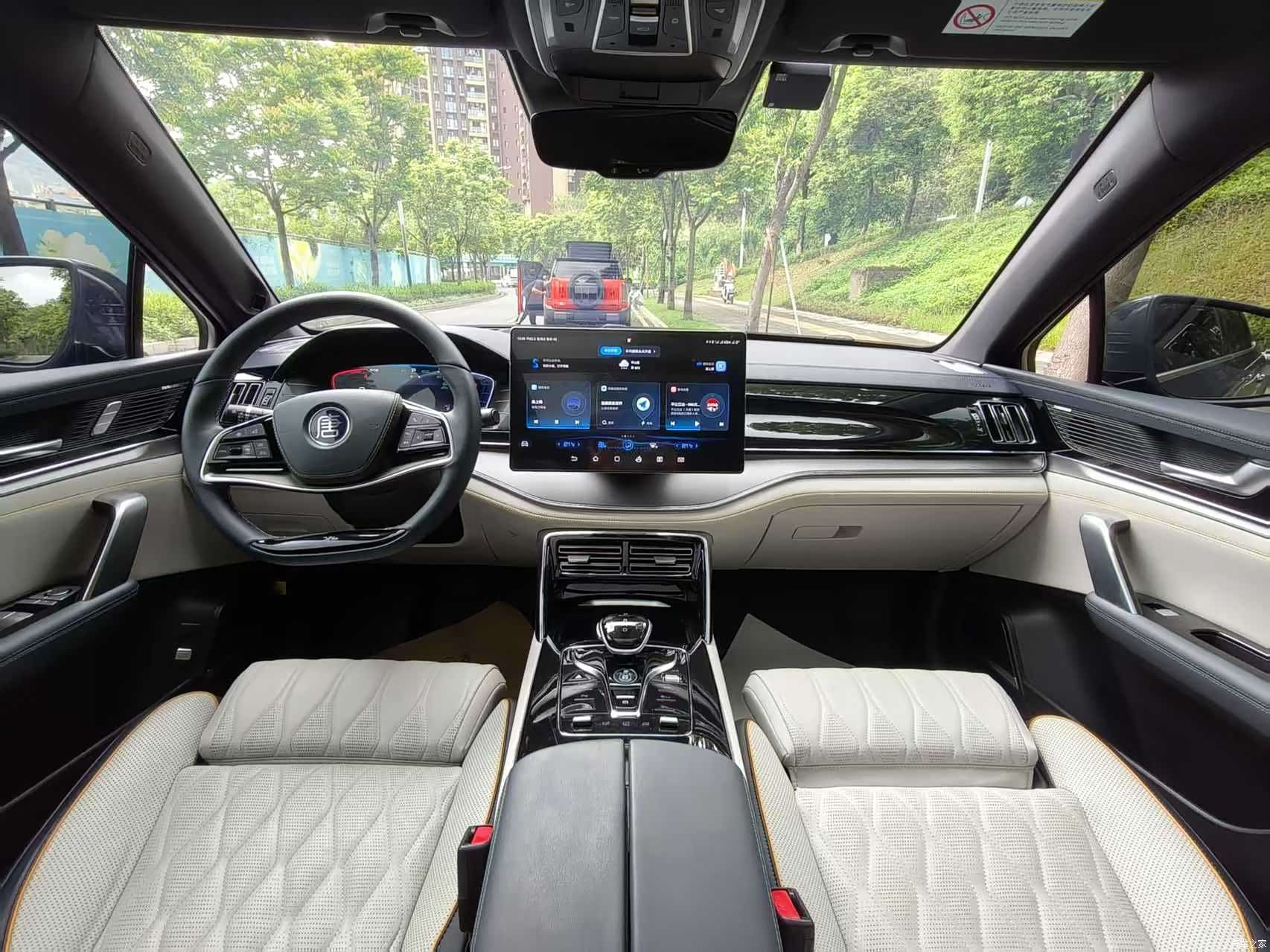 BYD Tang, 2022 13