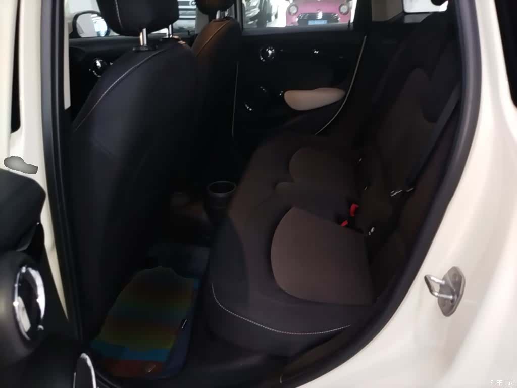 Mini ONE, 2020 17