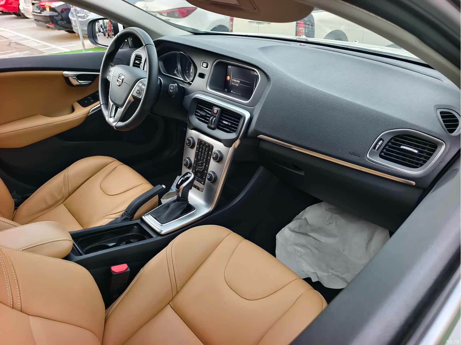 Volvo V40, 2018 13