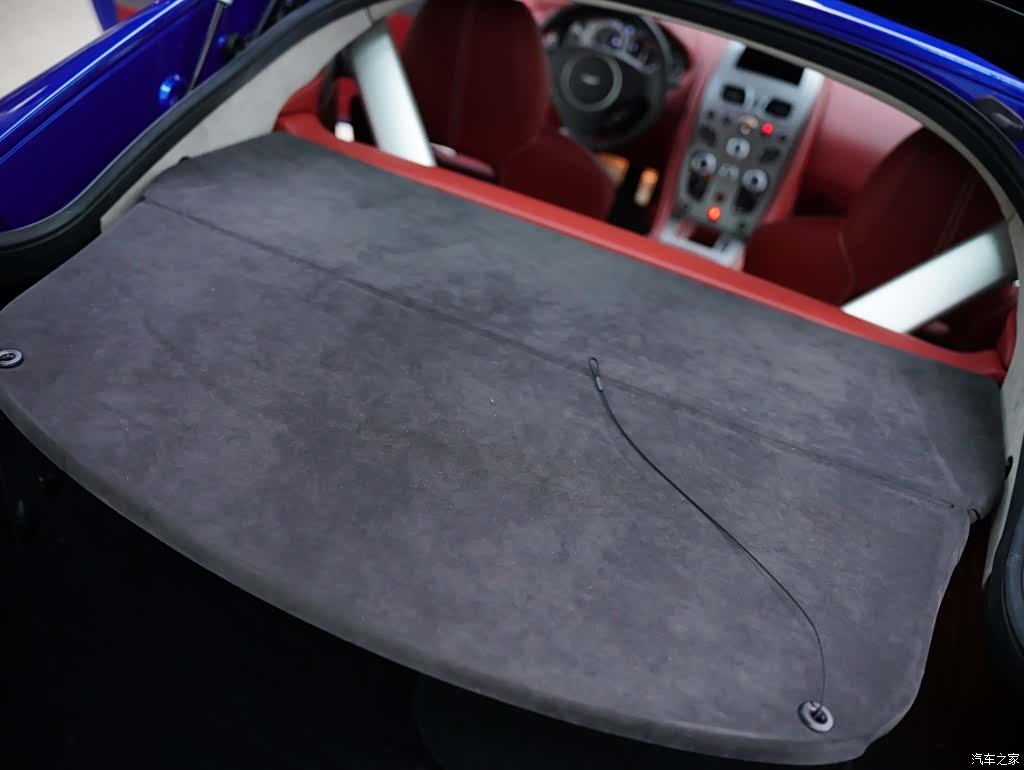 Aston Martin Vantage, 2017 42