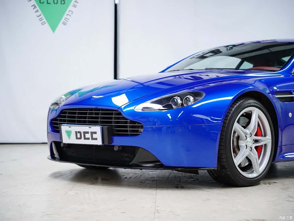 Aston Martin Vantage, 2017 14