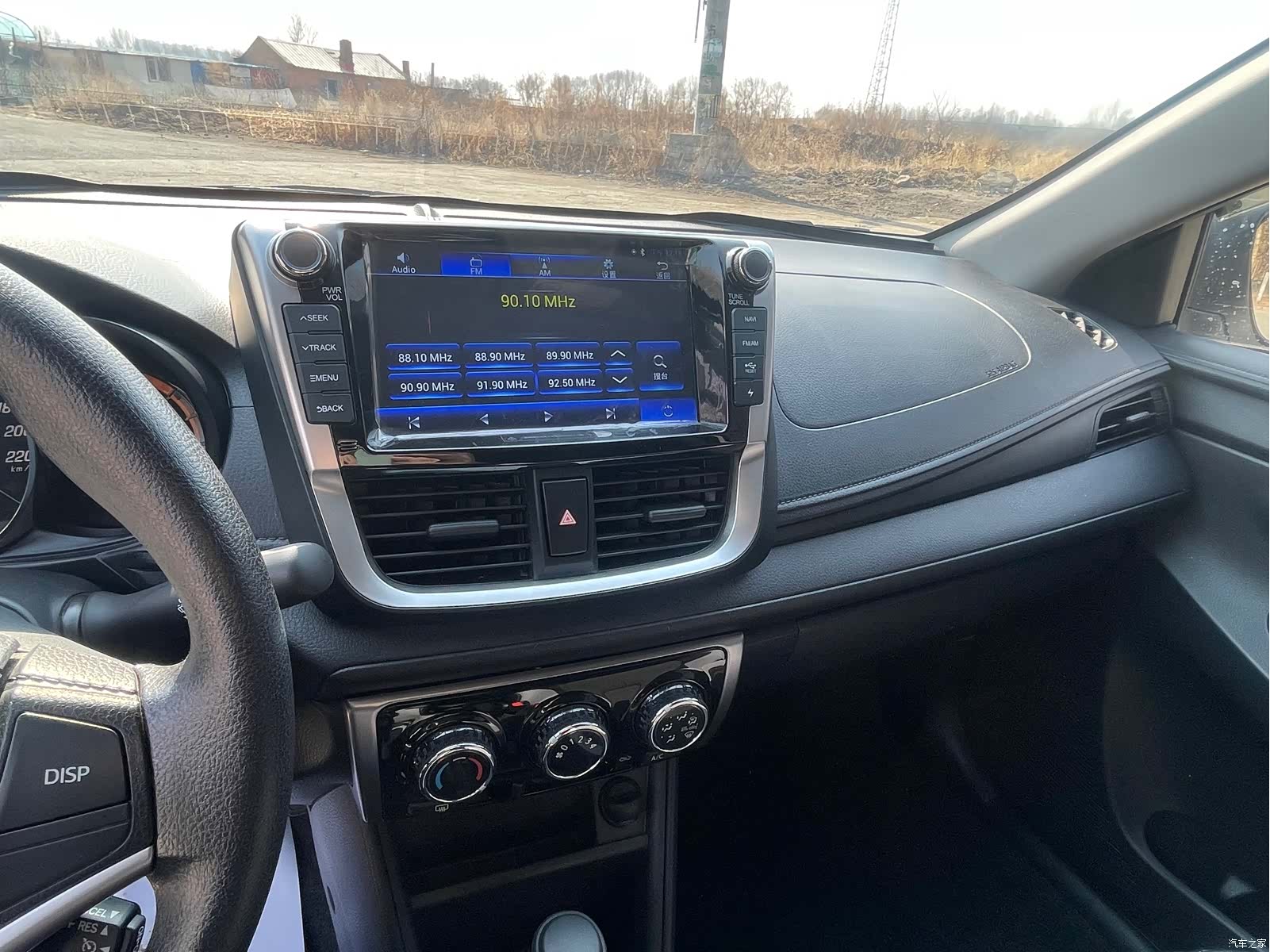 Toyota YARiS L, 2022 8