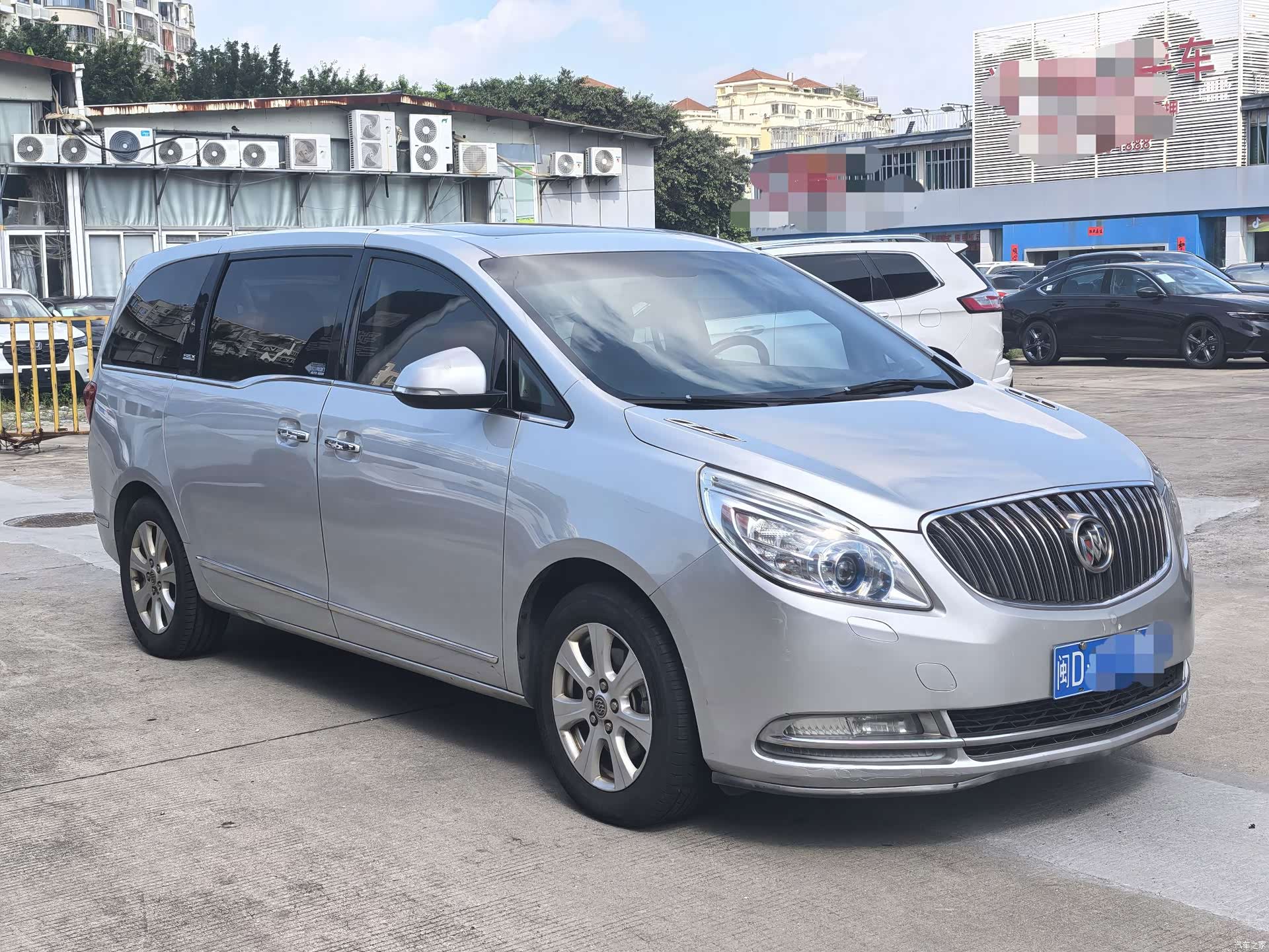 Buick GL8, 2015 3