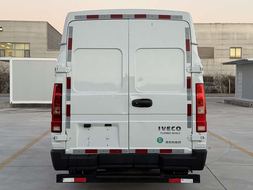 Iveco proud