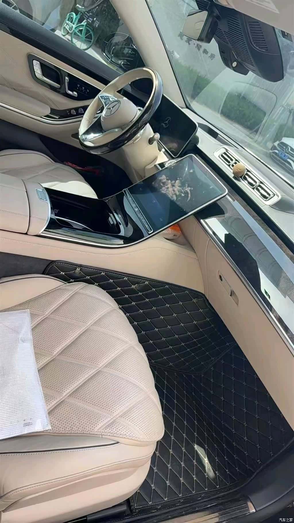 Maybach S-Class, 2023 6