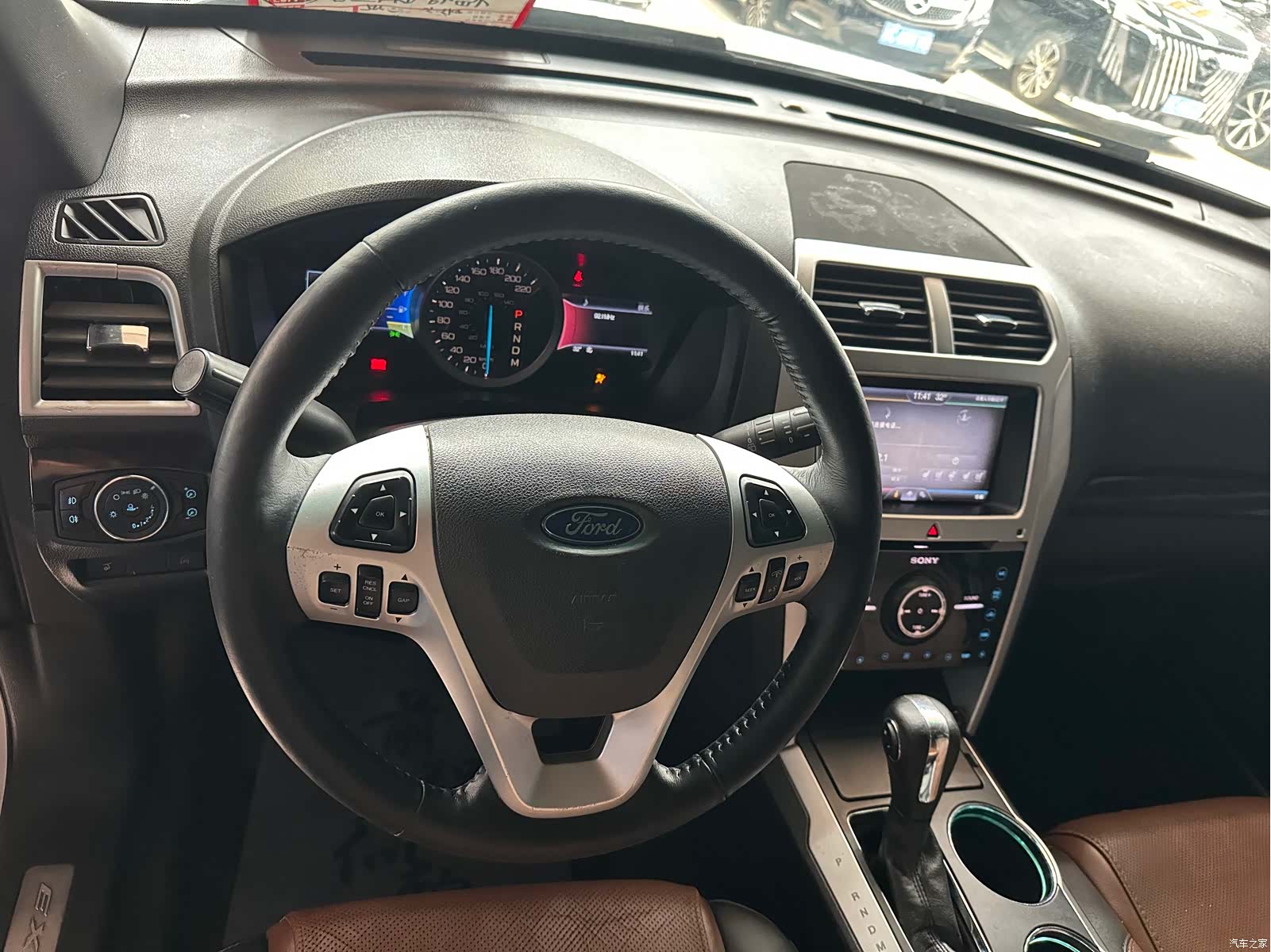 Ford Explorer, 2013 4
