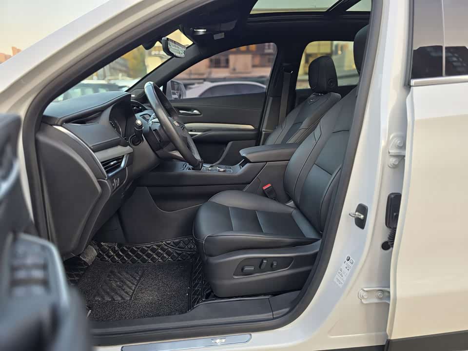 Cadillac XT4