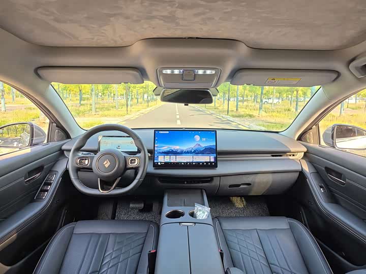 Baojun xiang jing 2025 chun dian 600km Luxury