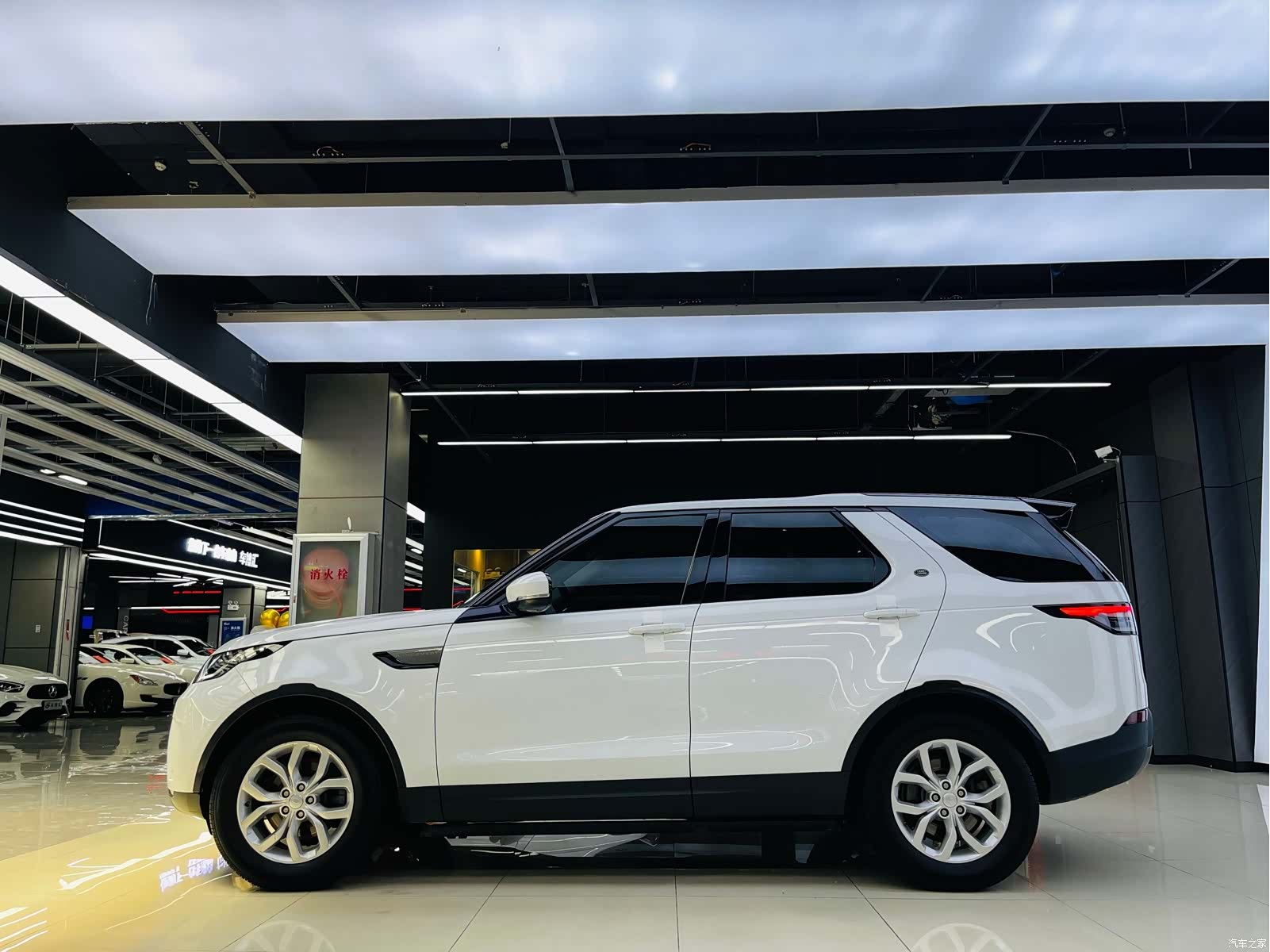 Land Rover Discovery, 2018 4
