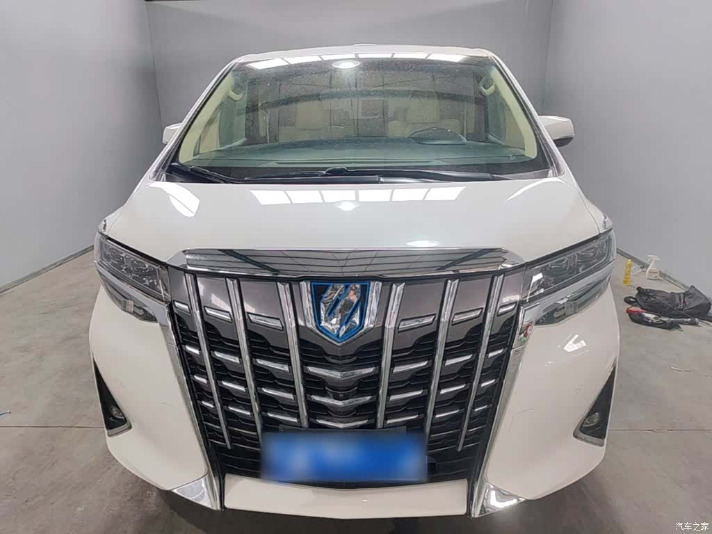 Toyota Alphard, 2018 3