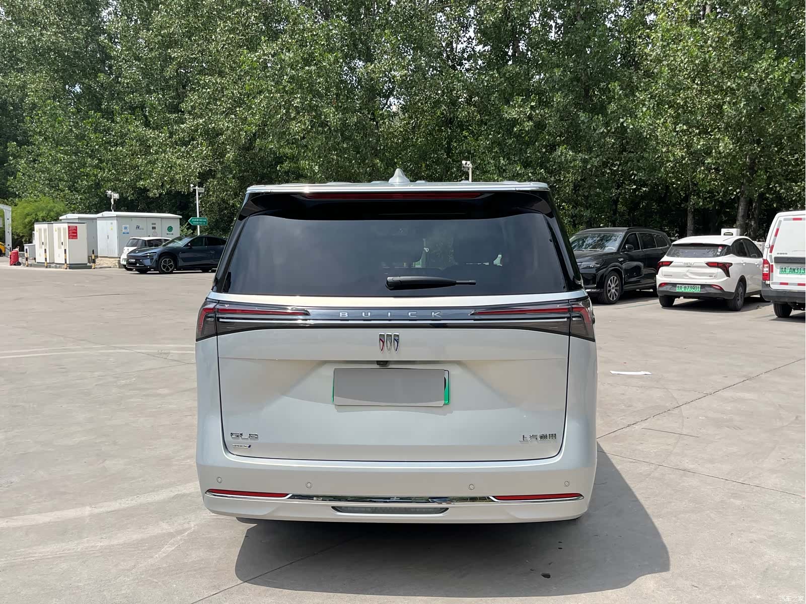 Buick GL8, 2025 12