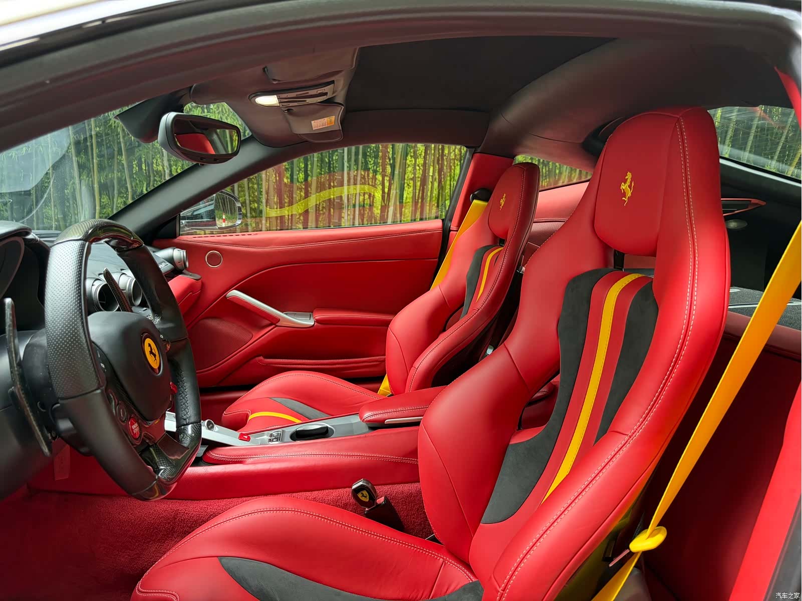 Ferrari F12ber, 2013 11