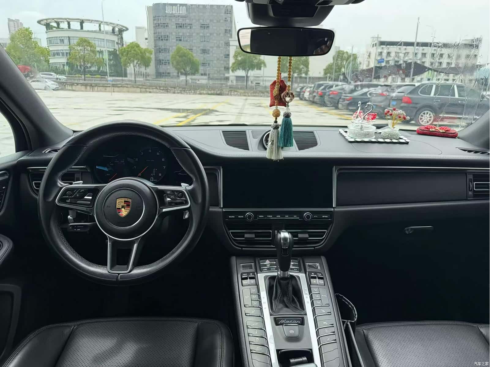 Porsche Macan, 2021 все фото