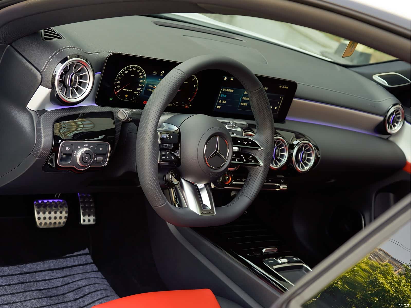 Mercedes-Benz CLA, 2026 11
