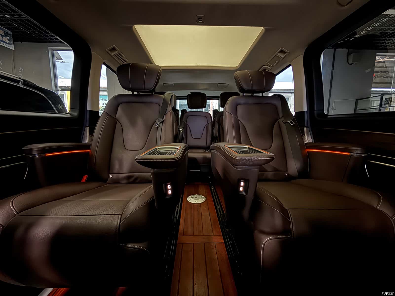 Mercedes-Benz V-Class, 2022 все фото