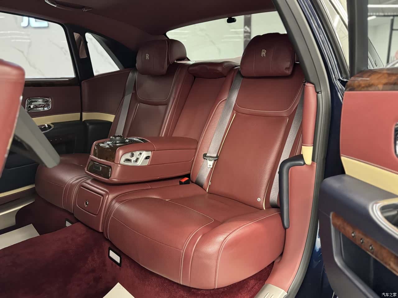 Rolls-Royce Ghost, 2018 6
