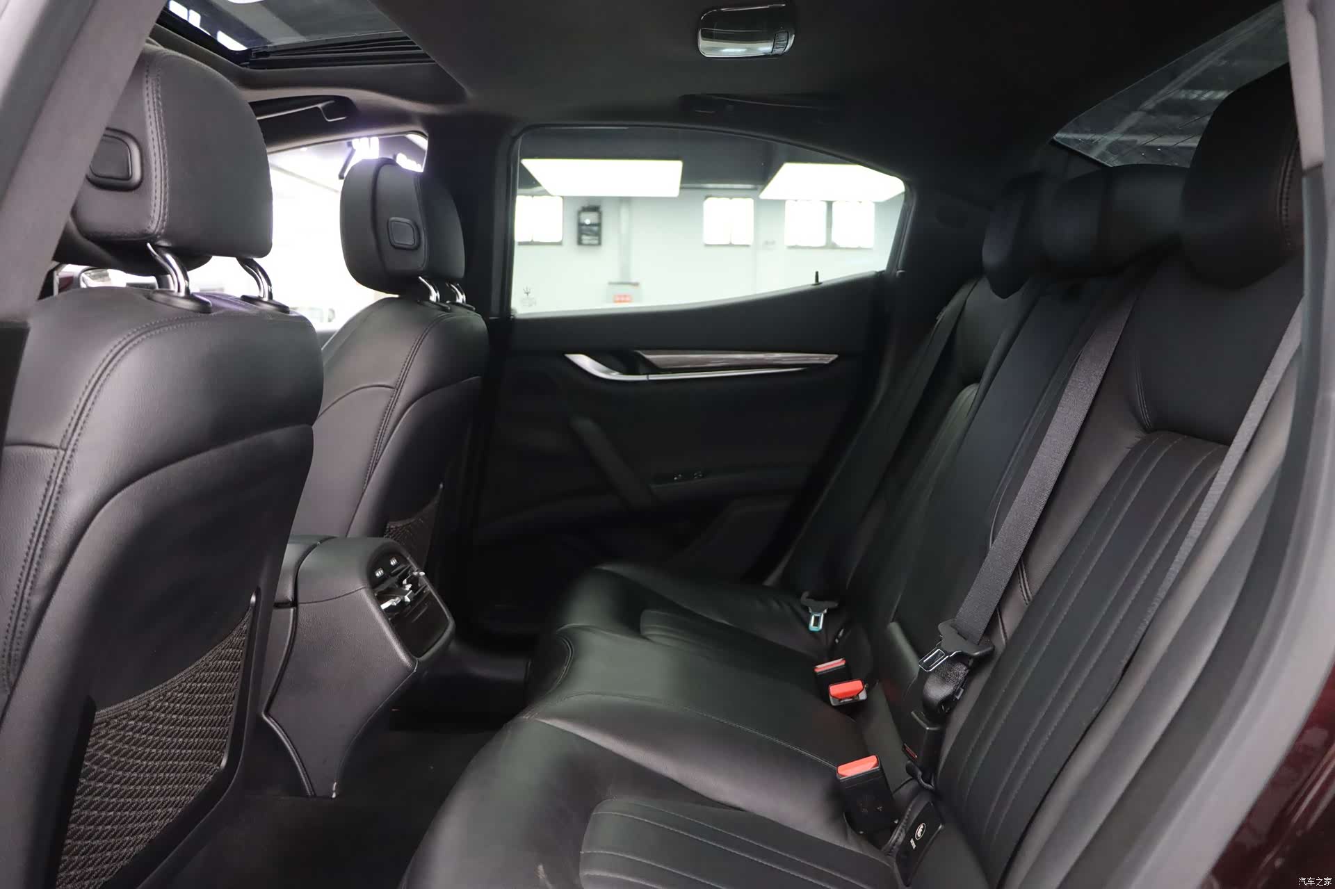Maserati Ghibli, 2015 28