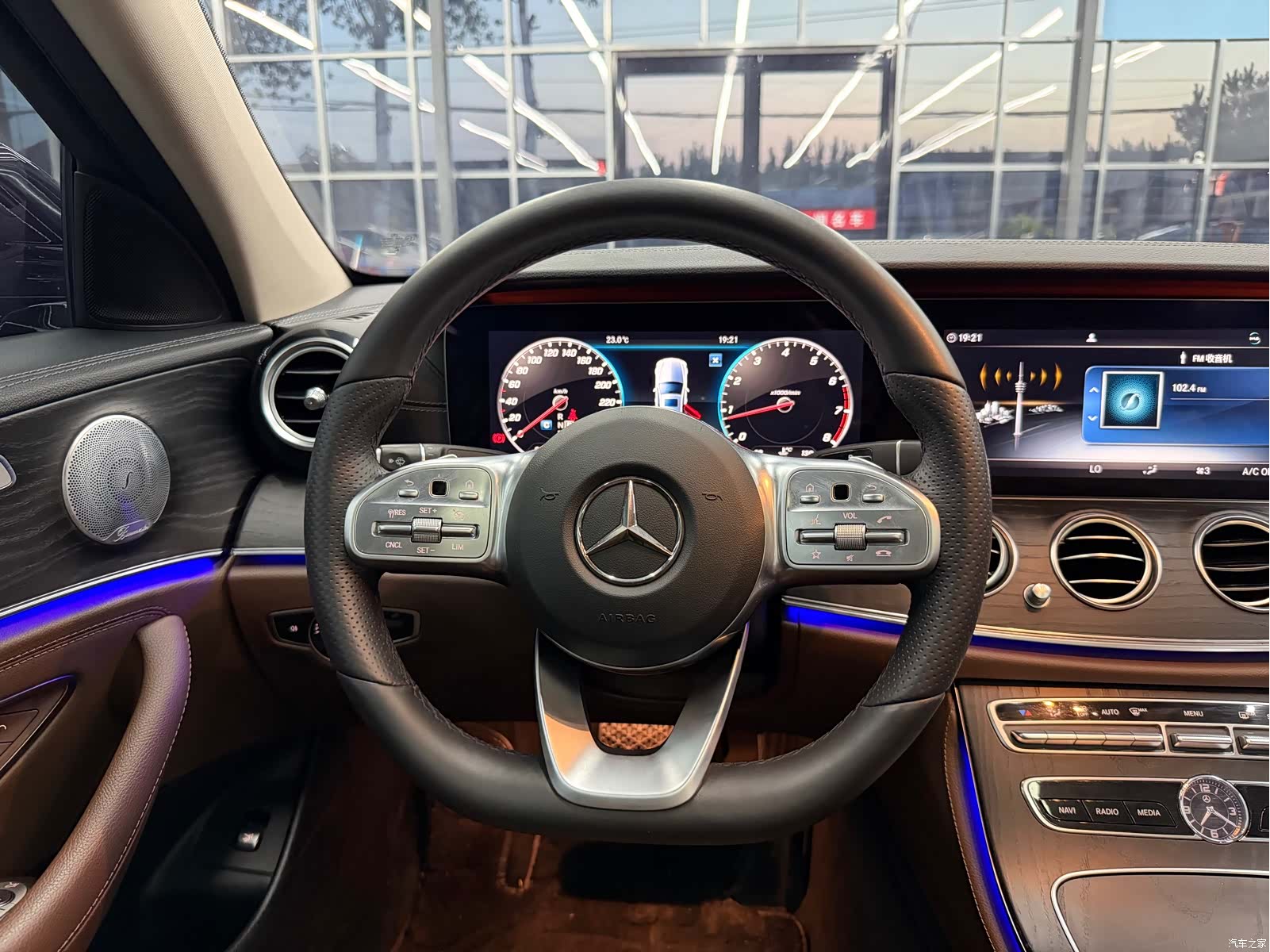 Mercedes-Benz E-Class, 2019 10