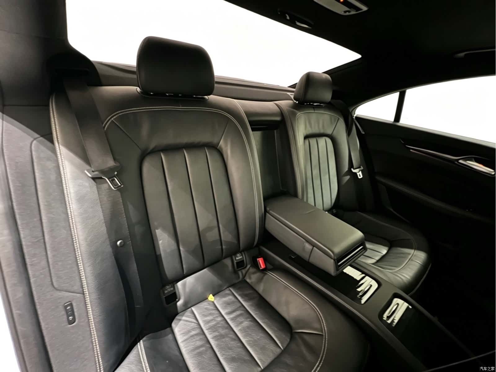 Mercedes-Benz CLS, 2013 4